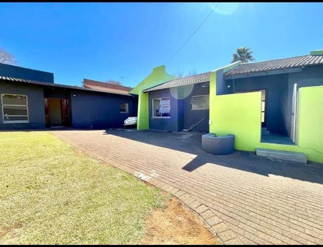 5 BEDROOM HOUSE FOR SALE IN GLENVISTA